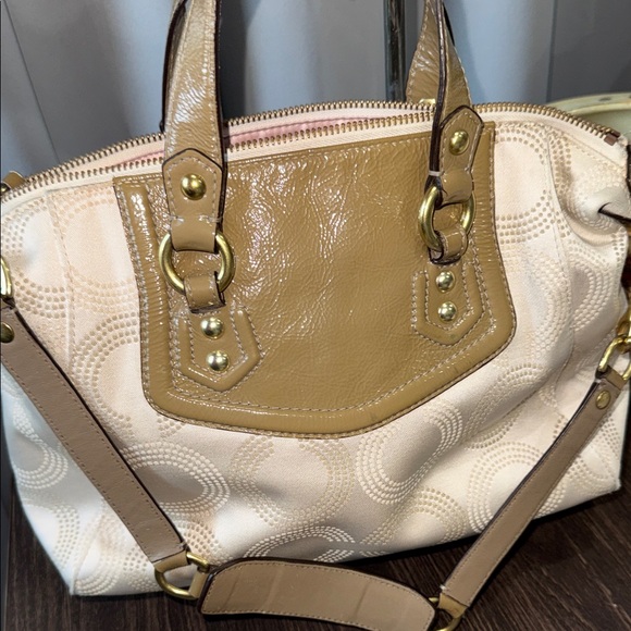 Coach Cream and Tan Signature Shoulder Bag with Coin Pouch - Picture 14 of 16